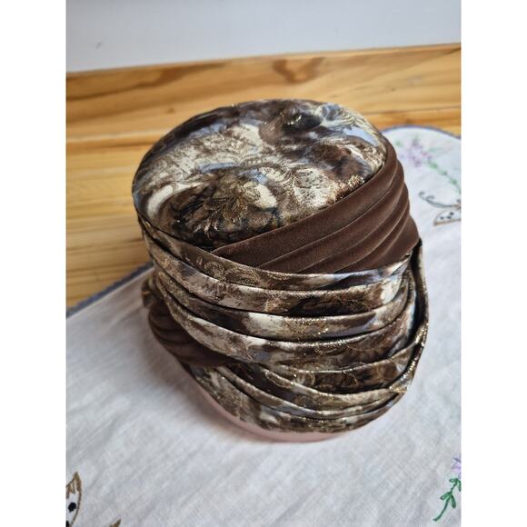 Vintage 1940s Ladies Turban Style Hat Golden Feather Pattern/ Velvet Famous Barr main image 12